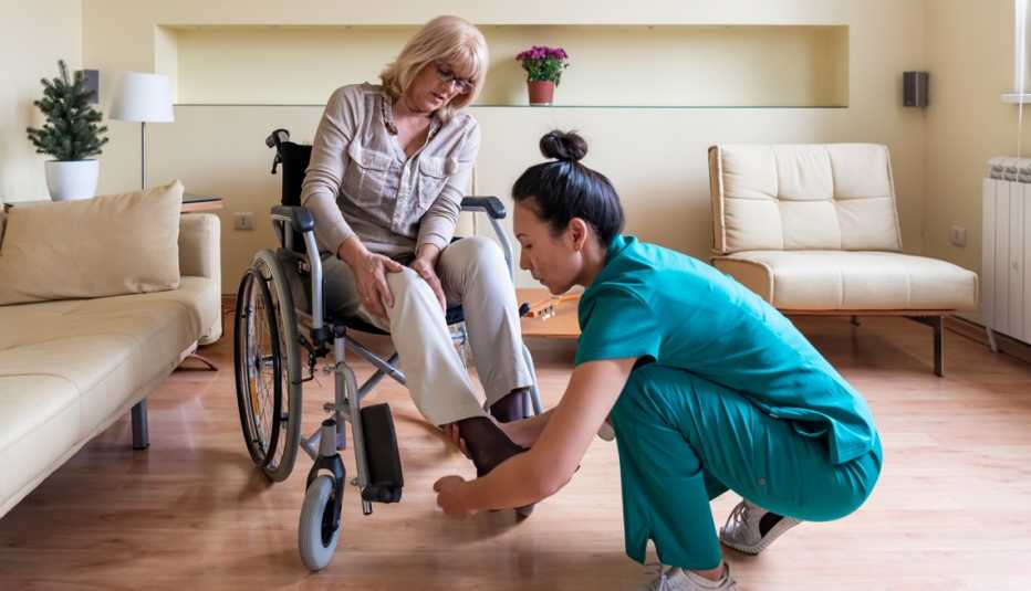 SE BUSCA CUIDADORES DE ADULTOS MAYORES | CONVOCATORIAS ABIERTAS